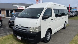 2005 Hiace Commuter